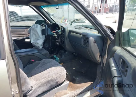 1999 GMC Sonoma Sls z USA, uszkodzony, nr VIN 1GTCT19W8X8529063